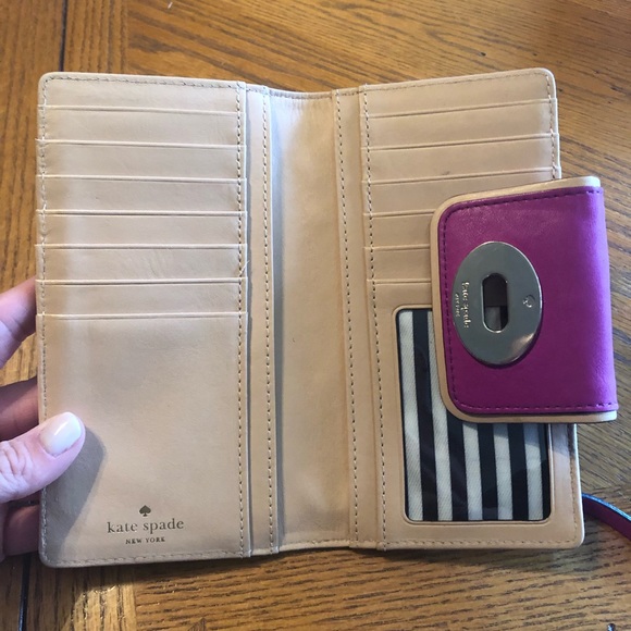 Kate Spade ♠️ wallet - Picture 3 of 4